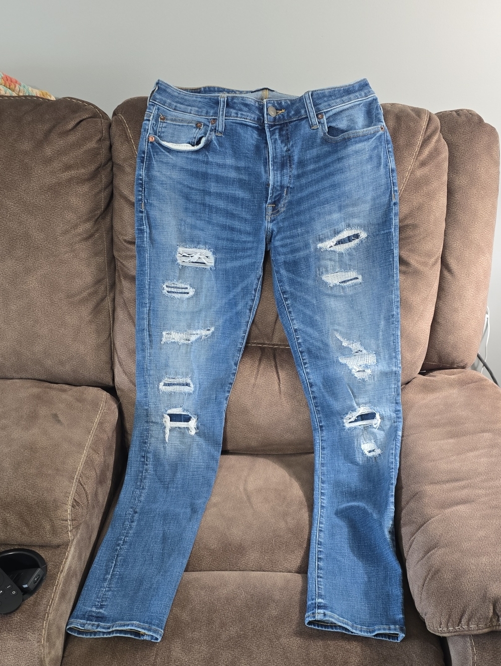 American Eagle Outfitters Distressed Straight Leg Jean